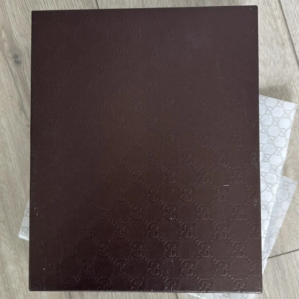 GUCCI DARK BROWN EMBOSSED GIFT BOX